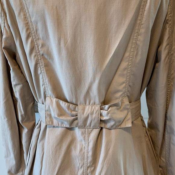 Trench coat with puff sleeves - Picture 7 of 10